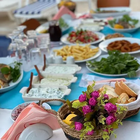 La Petra Eski Oda ve Kahvaltı Datça