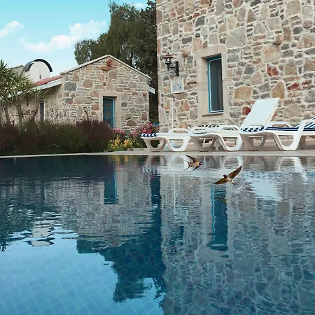 Oda ve Kahvaltı La Petra Eski